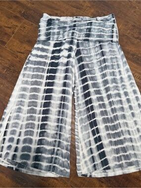 Gaucho pants Wide Leg Pants in Black & White